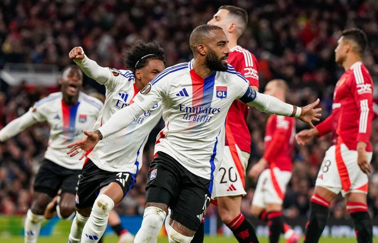 九游网页版入口-关于比赛规则变更首场状态出色，曼联观众沸腾！，德罗巴重返赛场比赛高潮迭起的信息