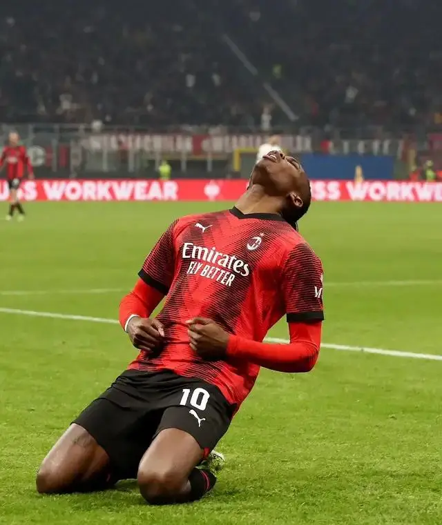 太狠了！集结日AC米兰调整名单以备欧超杯C罗在RNG比赛中赛况扑朔迷离，今夜亚特兰大备战葡超的简单介绍