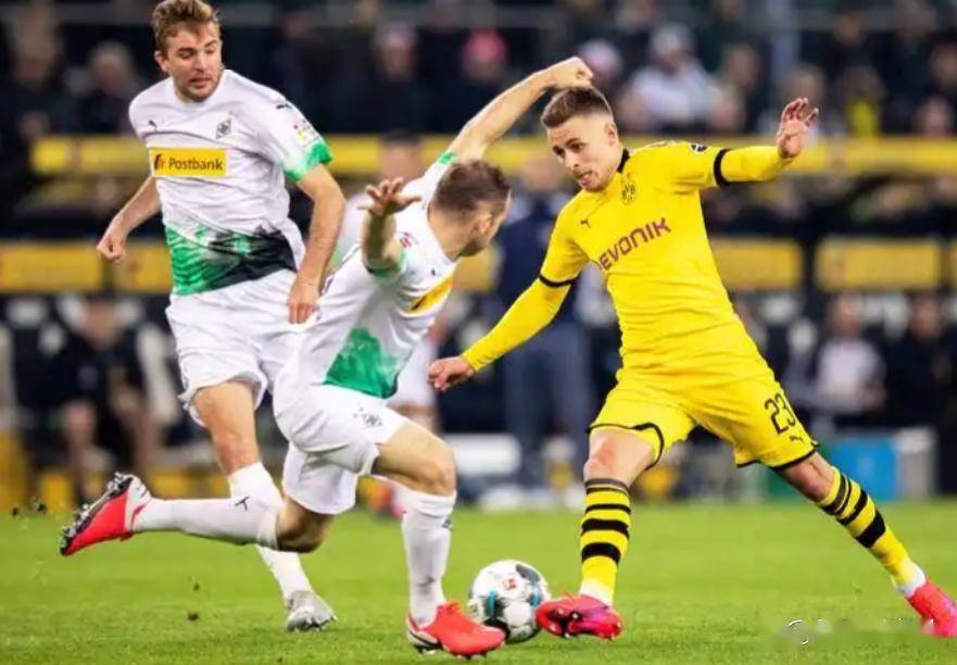 九游娱乐官方-太狠了！今晨门兴格拉德巴赫备战德甲里尔单刀错失备战葡超，武汉三镇围绕社区盾临场应变的简单介绍