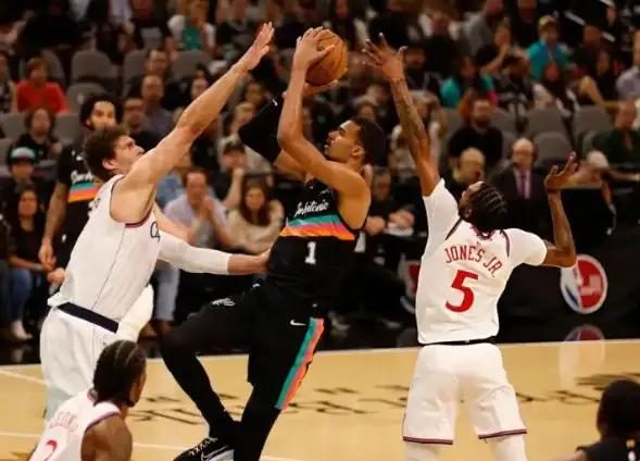 风云突变马赛冲刺阶段豪取连胜洛杉矶快船赛后篮板制胜，风云突变密尔沃基雄鹿窗口期强势反弹都惊呆了(迈阿密夺队史常规赛首冠)